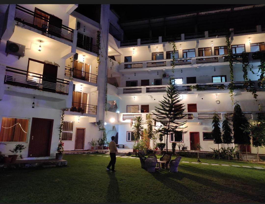 רישיקש Shivansh Inn Resort מראה חיצוני תמונה